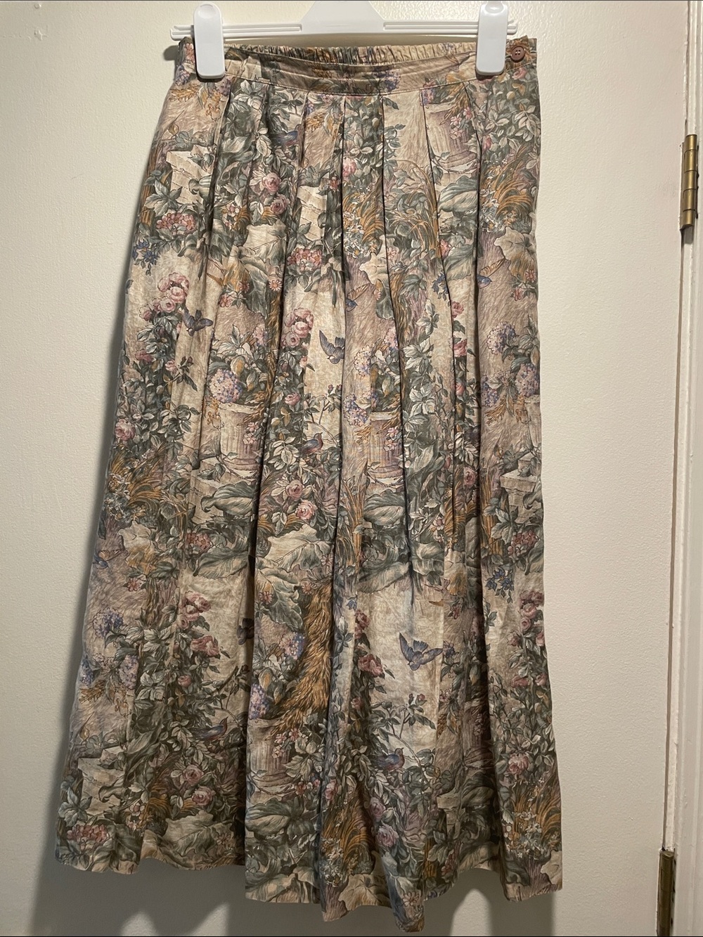 Lombardi Inc Vtg Cream Pastel English Garden Novelty Floral Pleated Maxi Skirt
